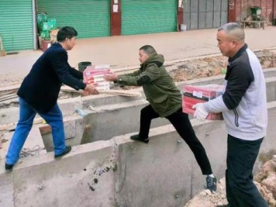 头条！福建云霄烟假烟“纷至沓来”